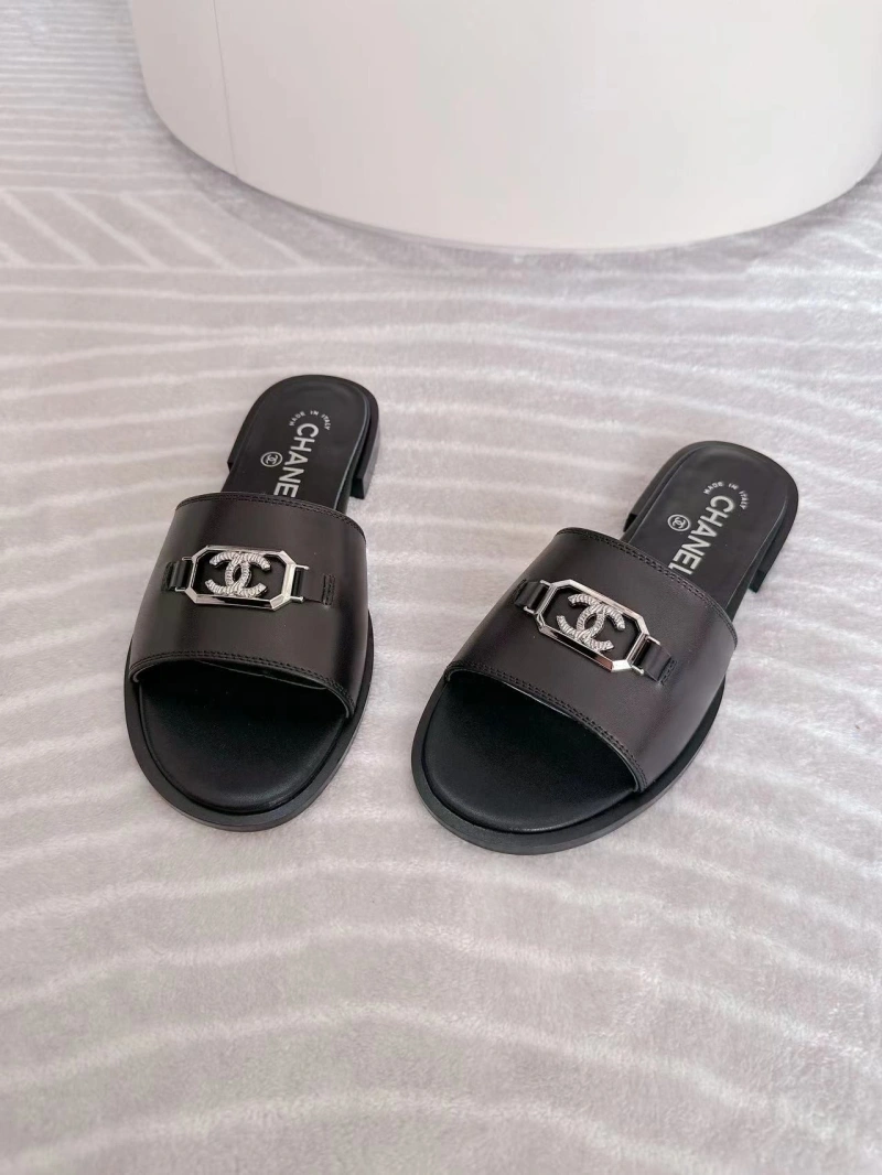 Elegant Chxnxl Slippers 132202