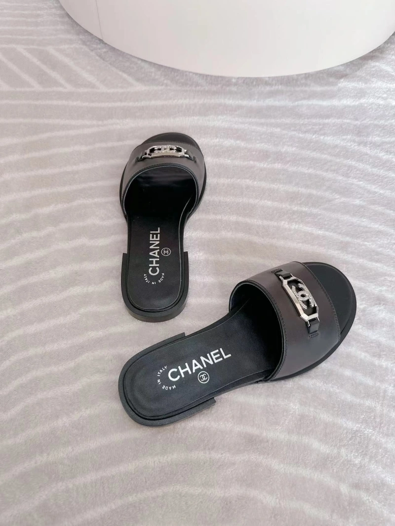 Elegant Chxnxl Slippers 132202
