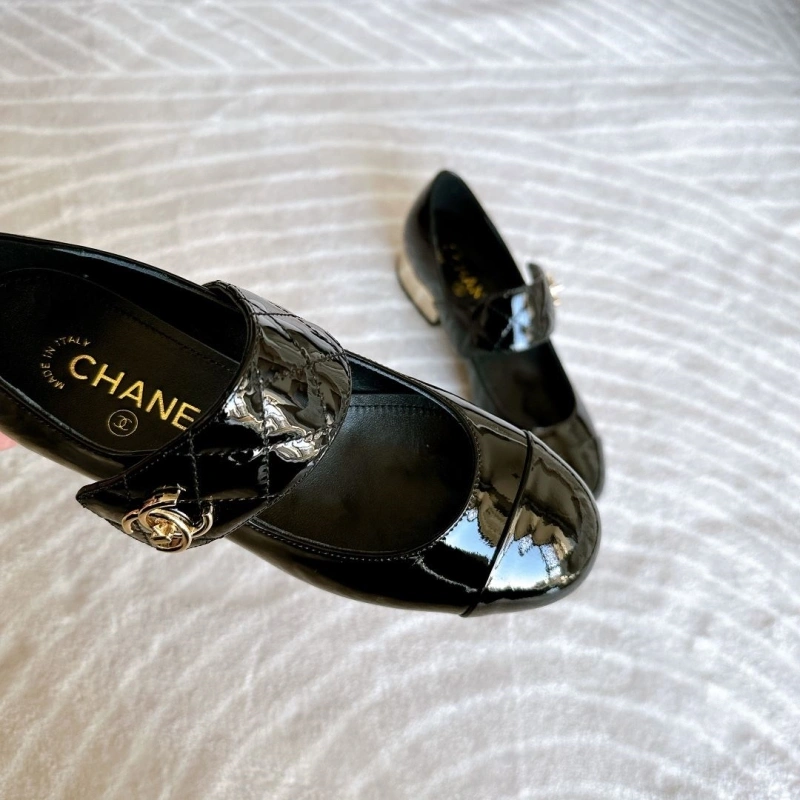 Resilient Chxnxl Leather Shoes 131400
