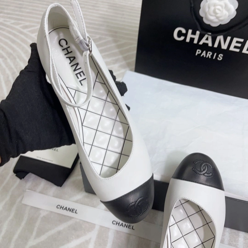 Lightweight Chxnxl Leather Shoes 131394