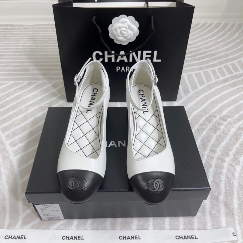Vibrant Chxnxl Leather Shoes 131388