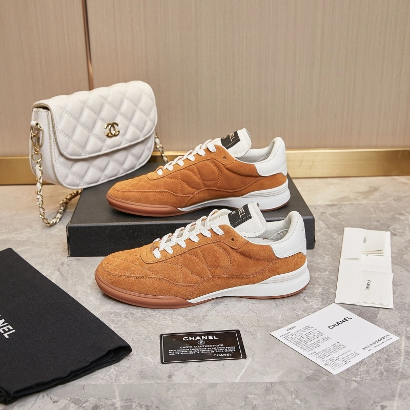 Sleek Chxnxl Sneakers 131972