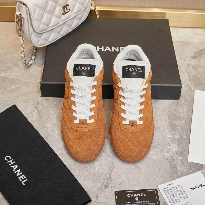 Sleek Chxnxl Sneakers 131972
