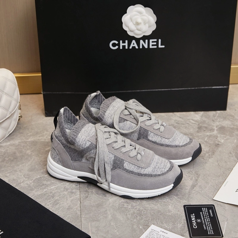 Vibrant Chxnxl Sneakers 131951