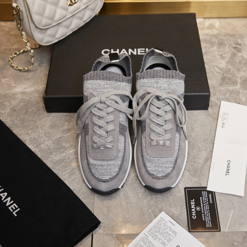 Vibrant Chxnxl Sneakers 131951