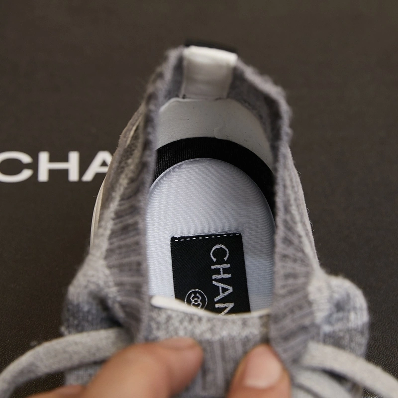 Vibrant Chxnxl Sneakers 131951
