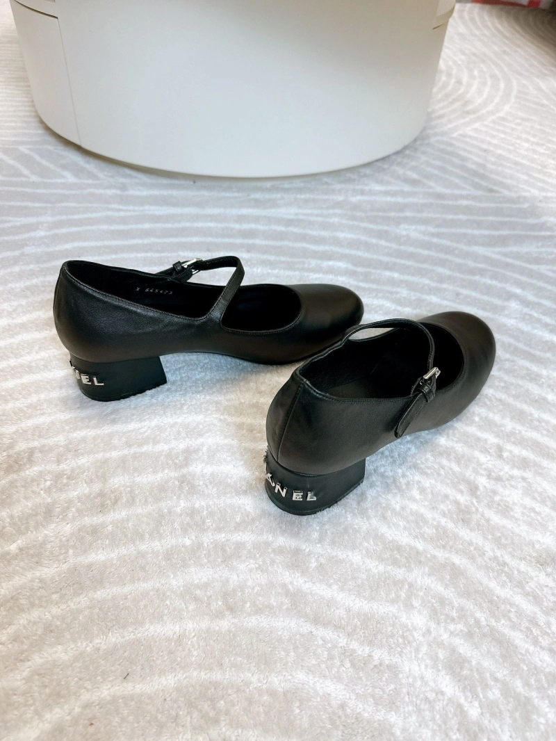 Trendsetting Chxnxl Sandals 130738
