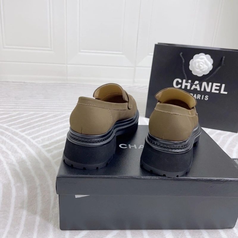 Compact Chxnxl Leather Shoes 131381