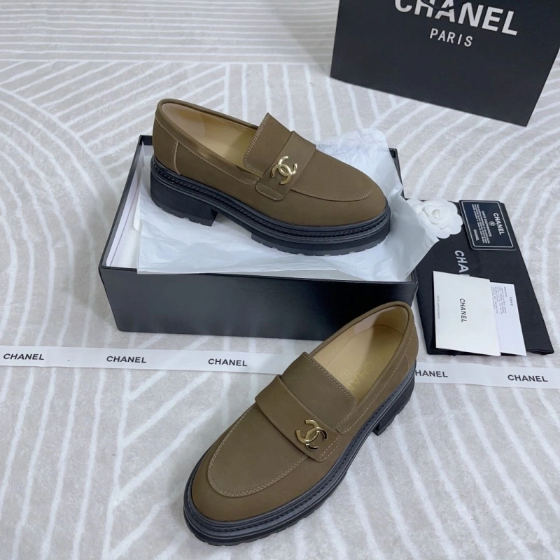 Compact Chxnxl Leather Shoes 131381