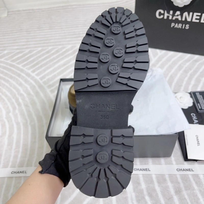 Compact Chxnxl Leather Shoes 131381
