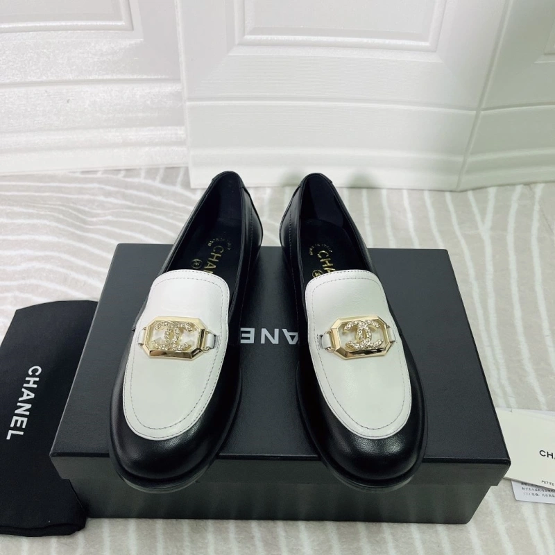 Compact Chxnxl Leather Shoes 131387