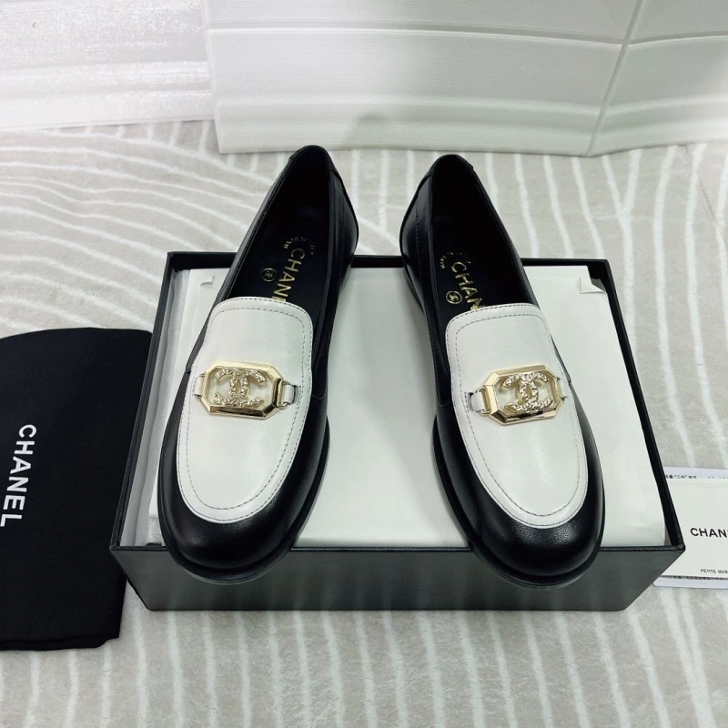 Compact Chxnxl Leather Shoes 131387