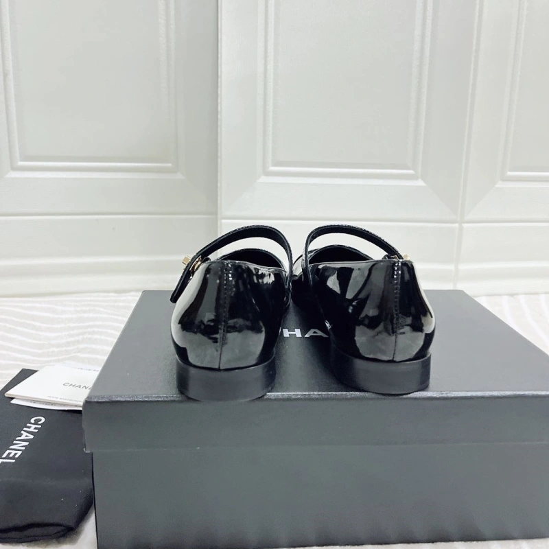 EyeCatching Chxnxl Flat Shoes 131601