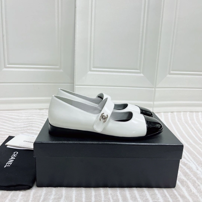 Resilient Chxnxl Flat Shoes 131611