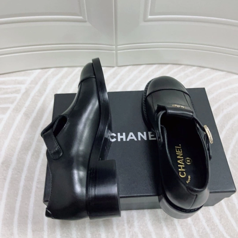 Compact Chxnxl Leather Shoes 131373