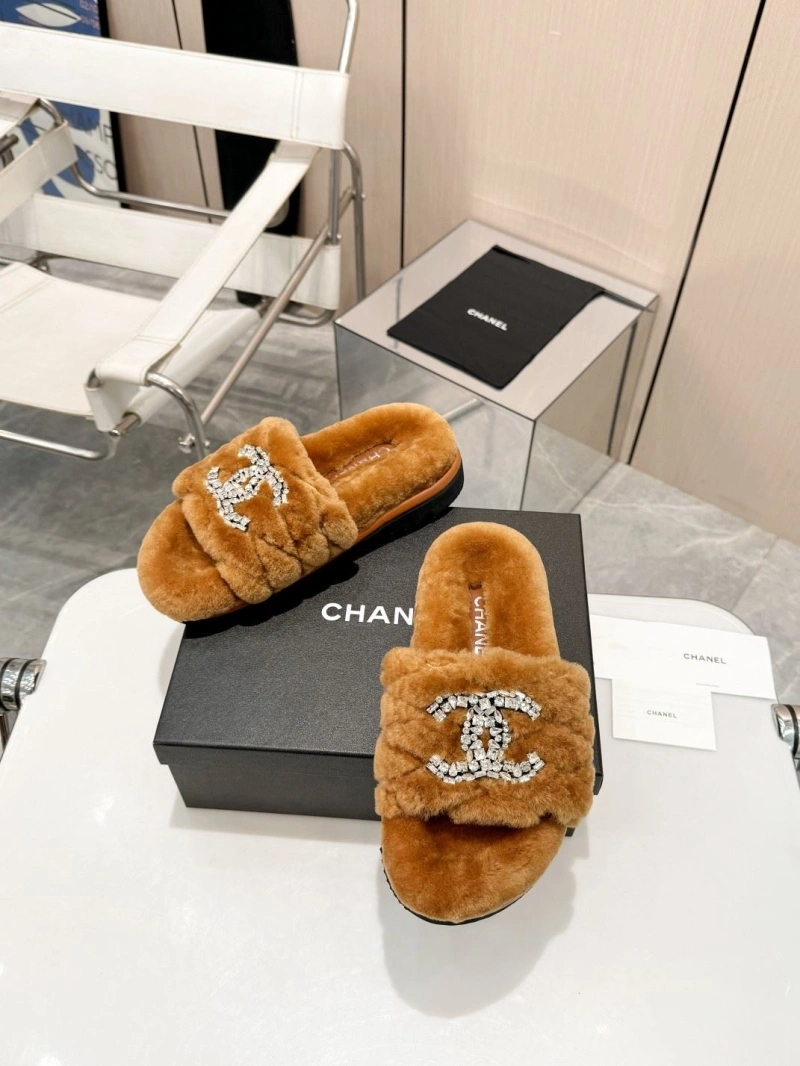 HighQuality Chxnxl Slippers 132194