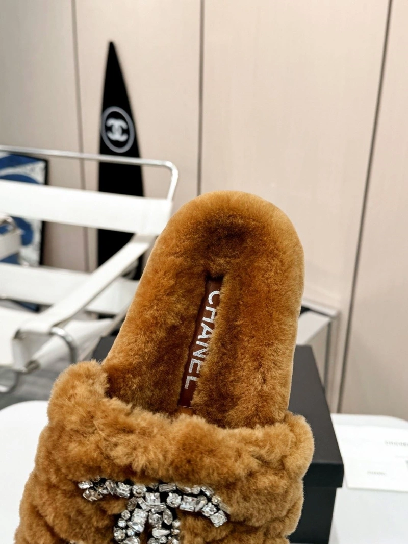 HighQuality Chxnxl Slippers 132194
