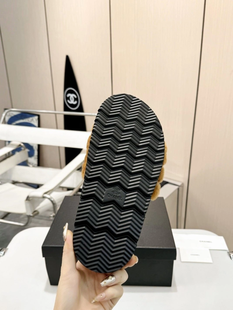 HighQuality Chxnxl Slippers 132194