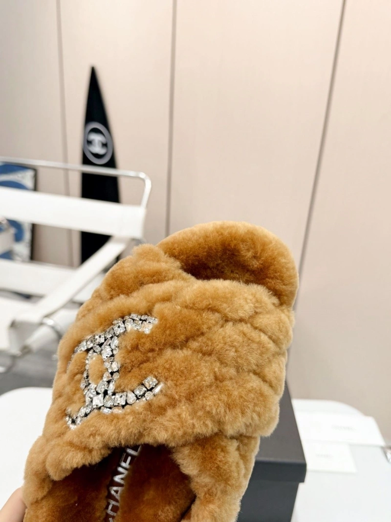 Reliable Chxnxl Slippers 132182