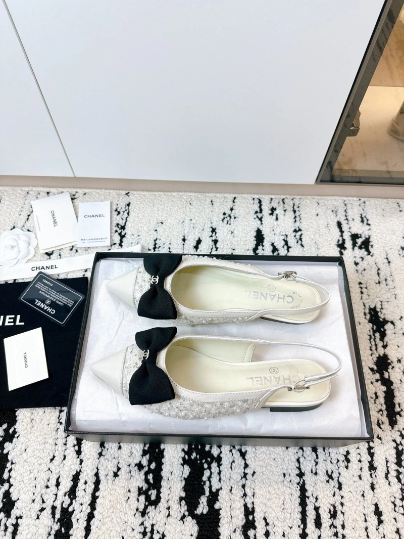 Bold Chxnxl Flat Shoes 131609