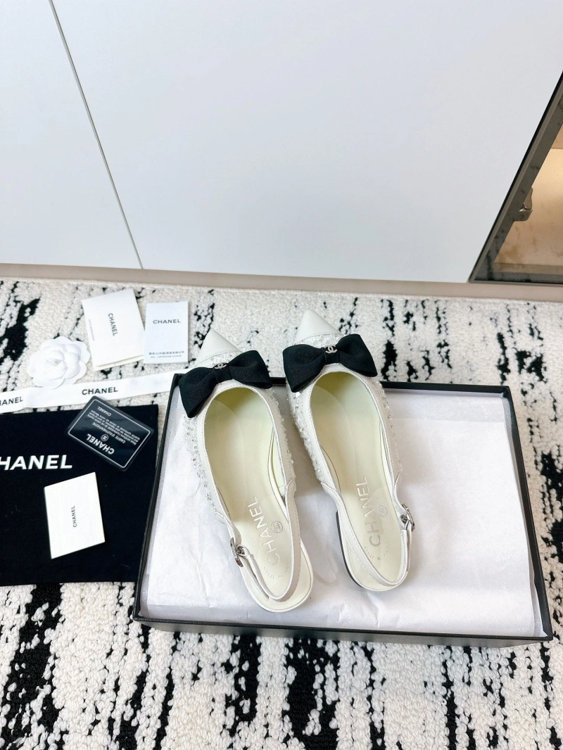 Bold Chxnxl Flat Shoes 131609