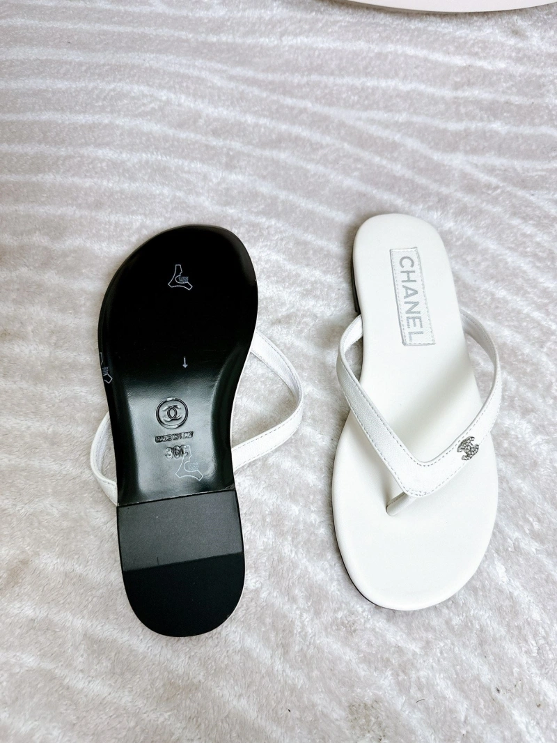 Affordable Chxnxl Slippers 132174