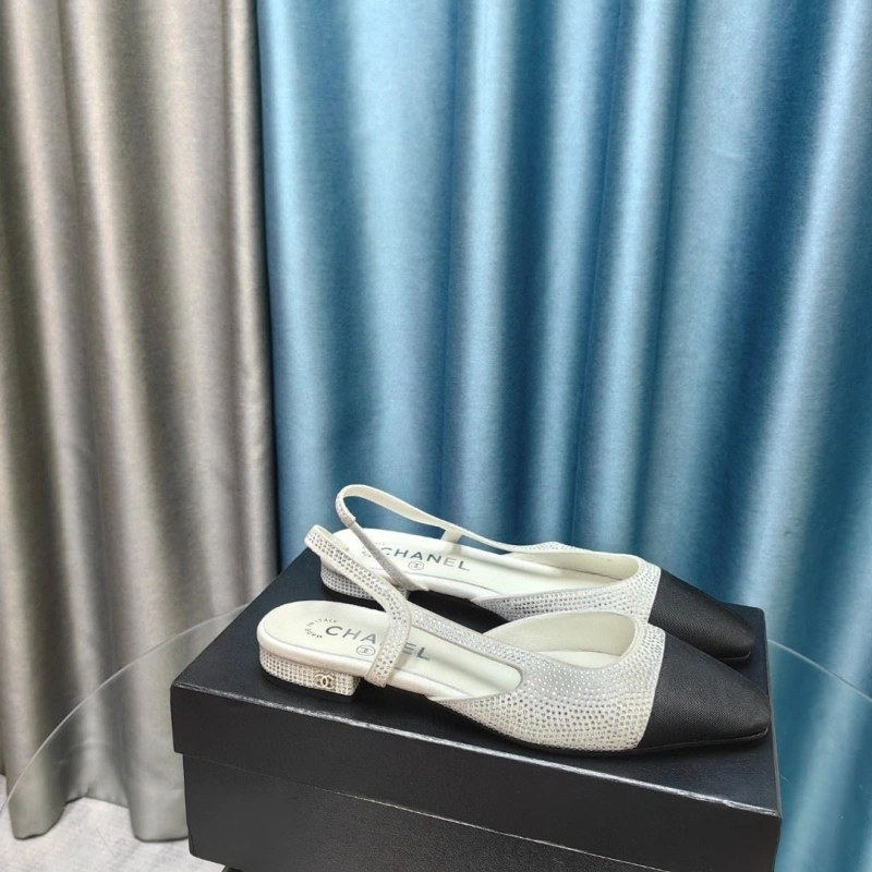 Trendsetting Chxnxl Sandals 128686