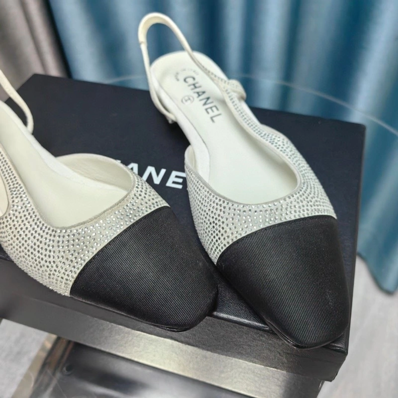 Trendsetting Chxnxl Sandals 128686