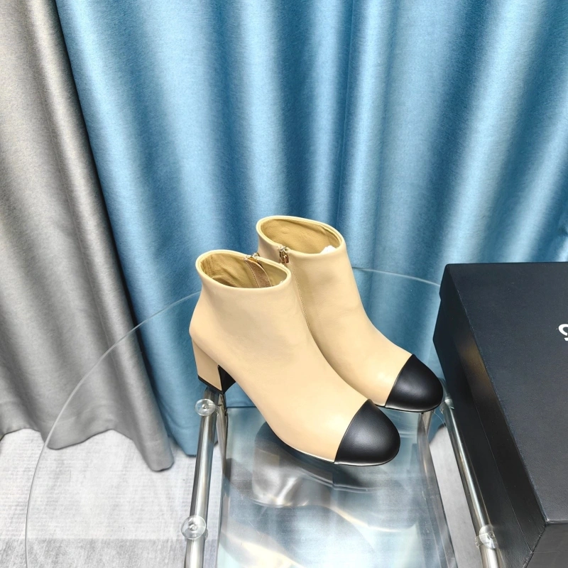 Cozy Chxnxl Boots 129796