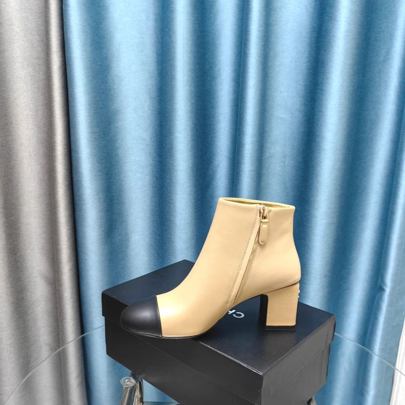 Cozy Chxnxl Boots 129796