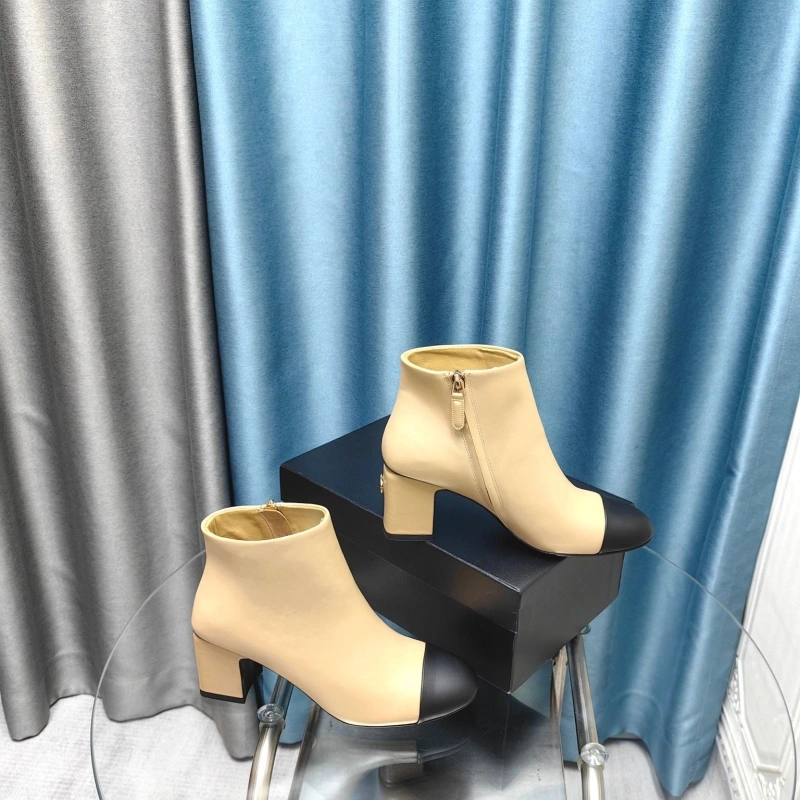 Cozy Chxnxl Boots 129796