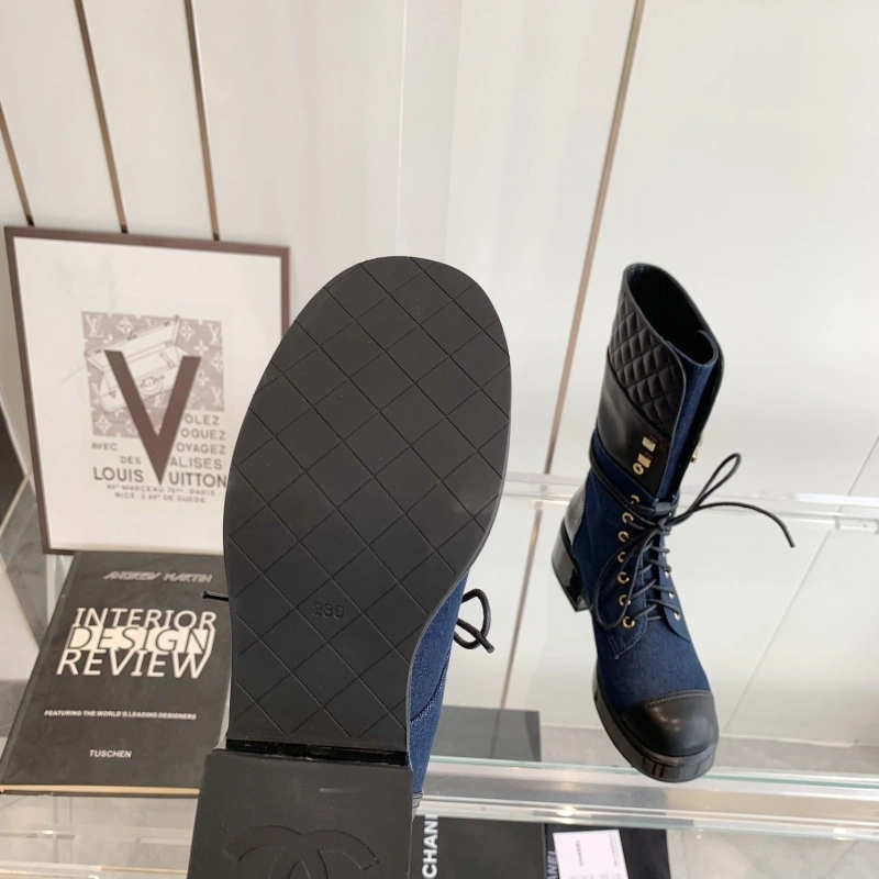 Versatile Chxnxl Boots 129777