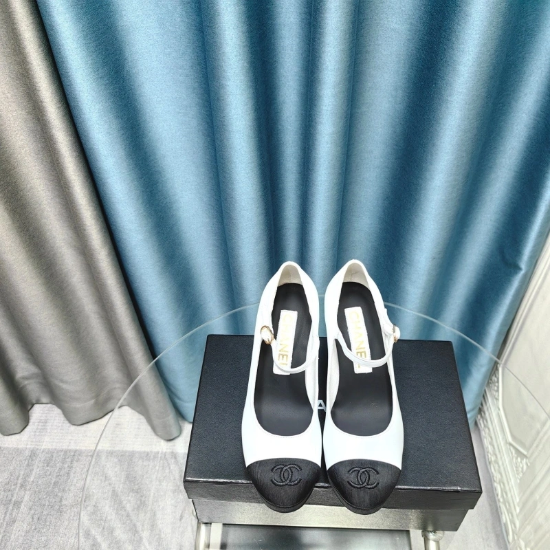 Trendsetting Chxnxl High Heels 129049