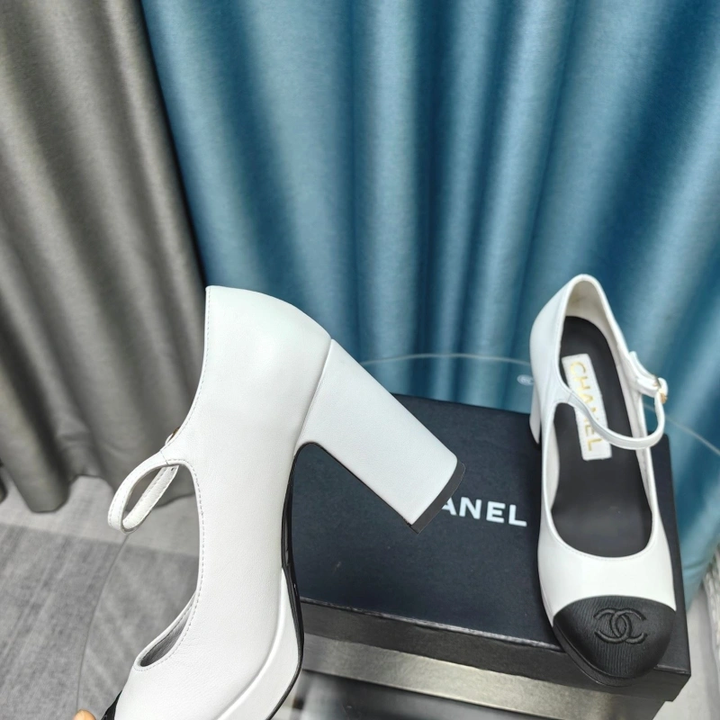 Trendsetting Chxnxl High Heels 129049