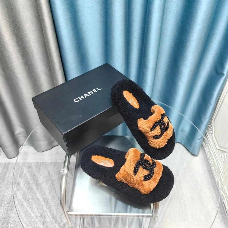 Lightweight Chxnxl Slippers 128247