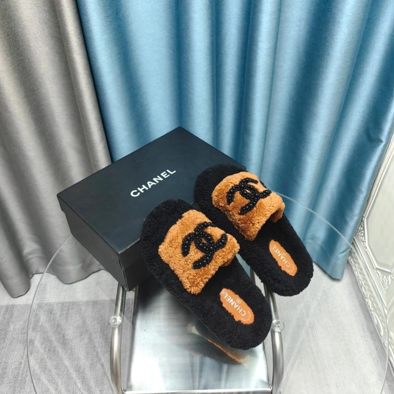 Lightweight Chxnxl Slippers 128247