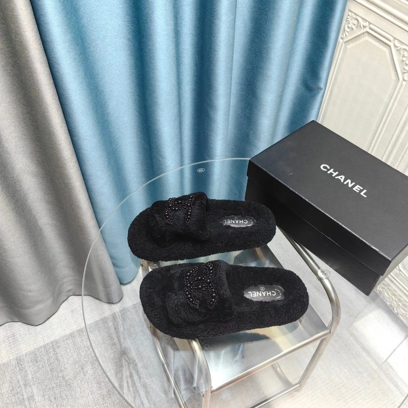 Durable Chxnxl Slippers 128253