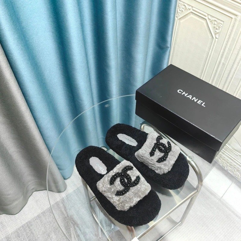 Lightweight Chxnxl Slippers 128248
