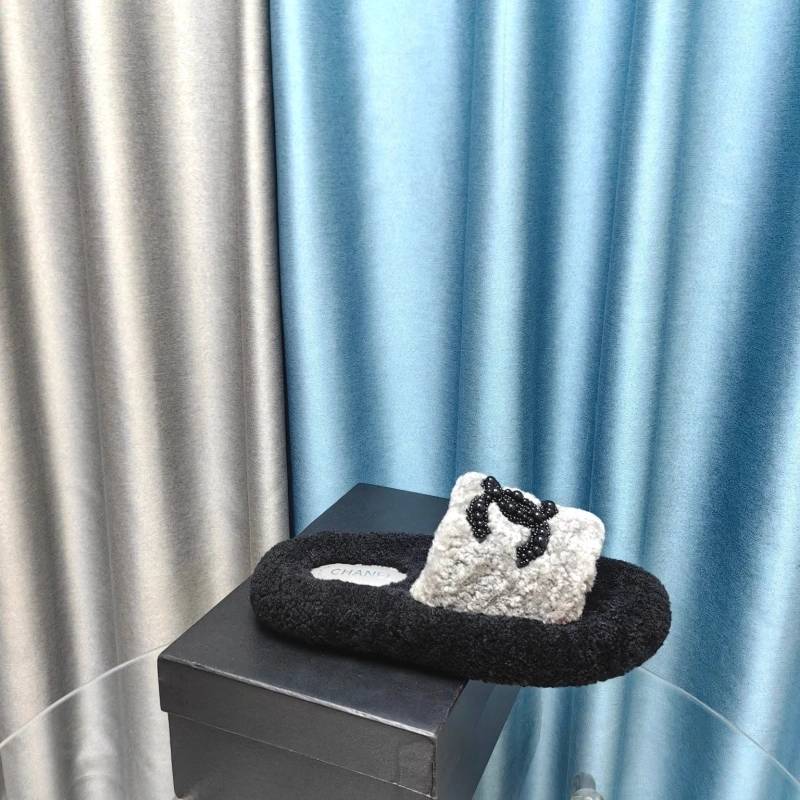 Lightweight Chxnxl Slippers 128248