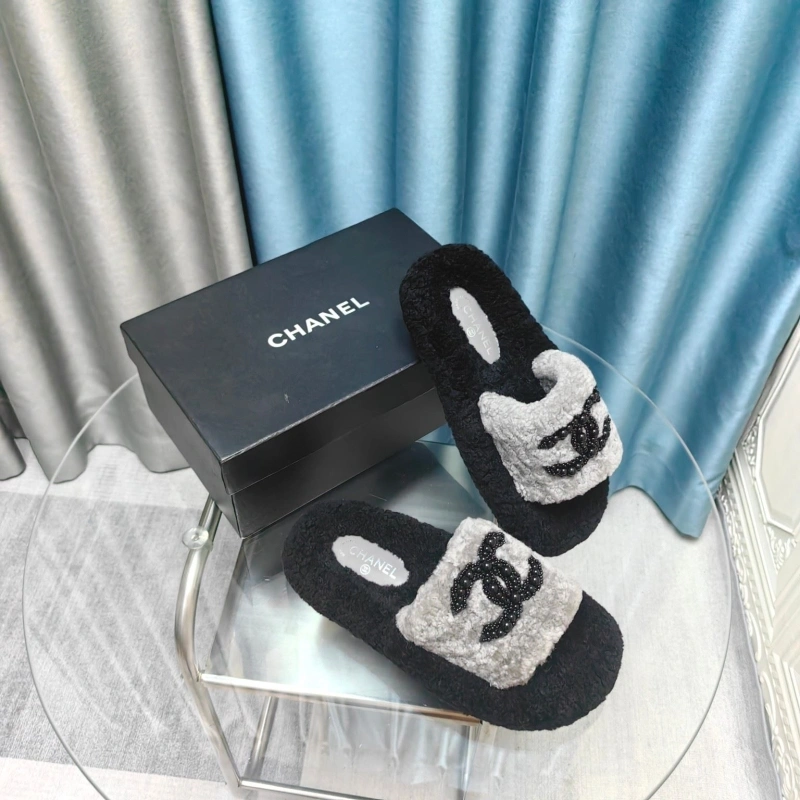 Lightweight Chxnxl Slippers 128248