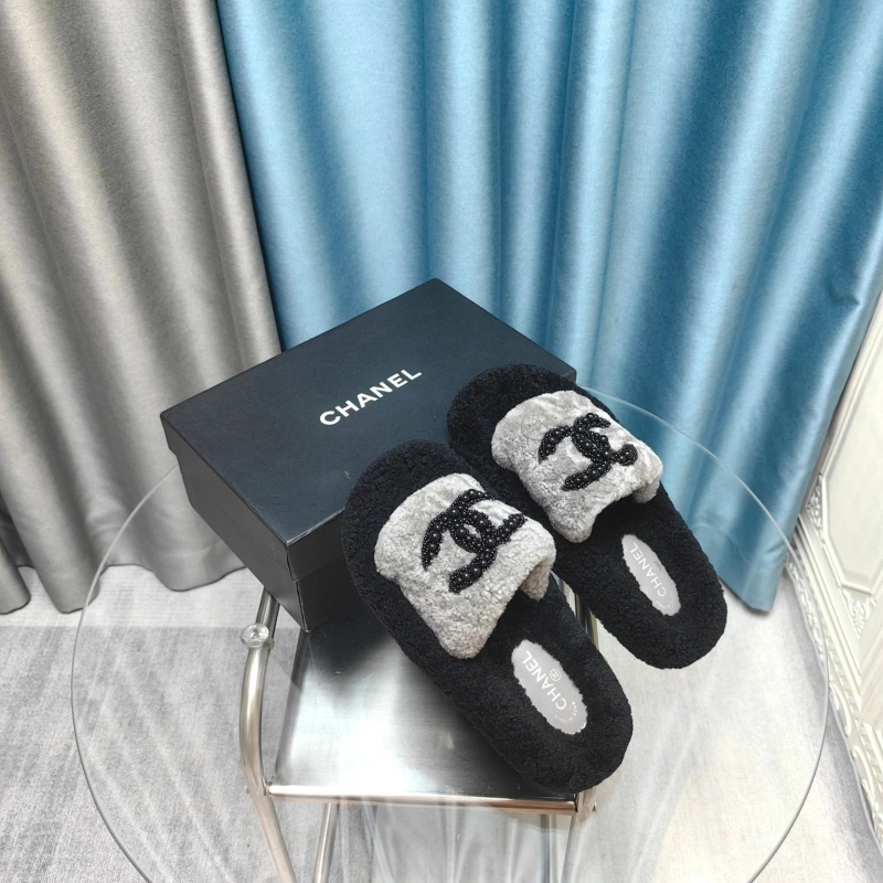 Lightweight Chxnxl Slippers 128248