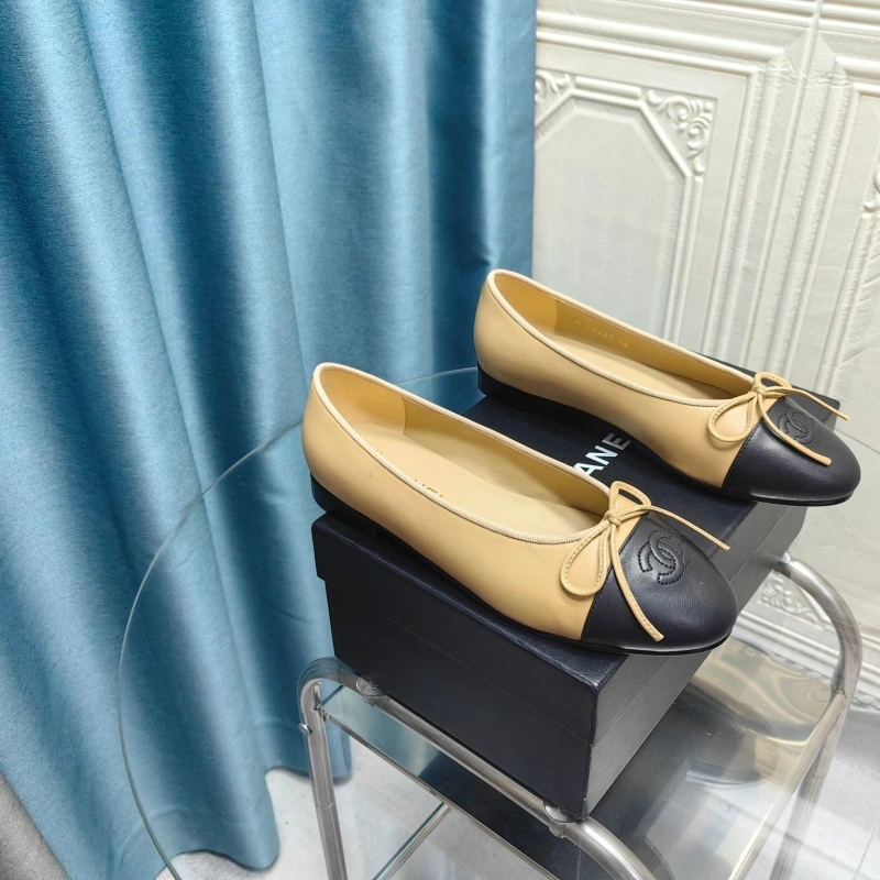 Compact Chxnxl Flat Shoes 129235