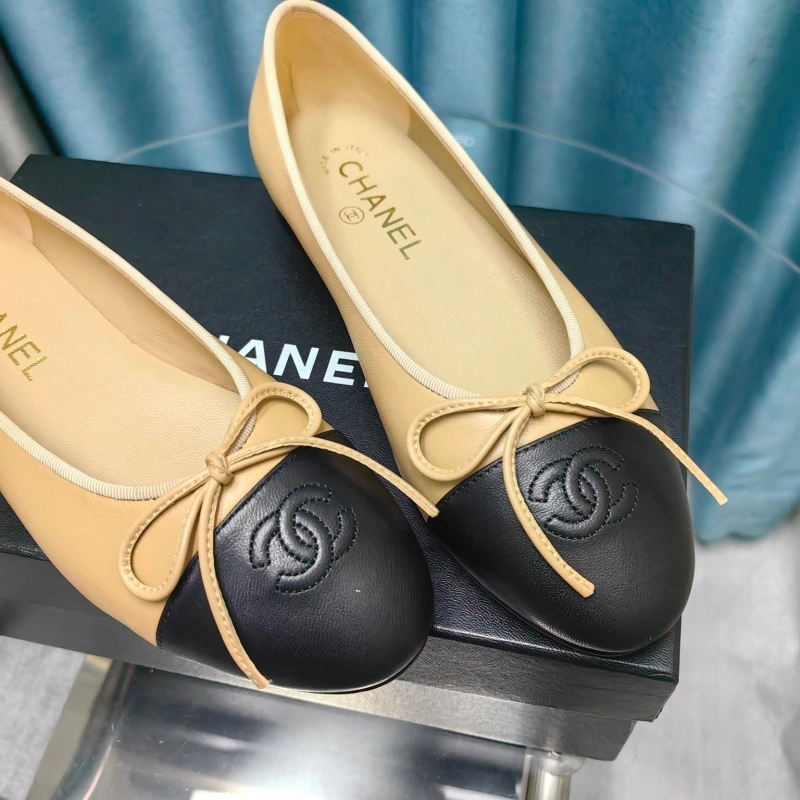 Compact Chxnxl Flat Shoes 129235