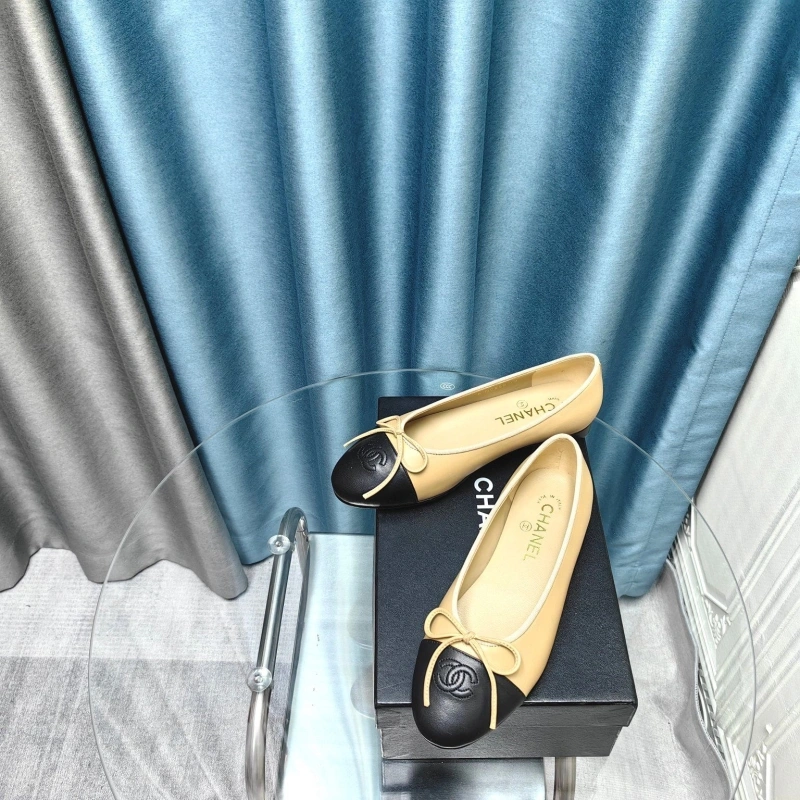 Compact Chxnxl Flat Shoes 129235