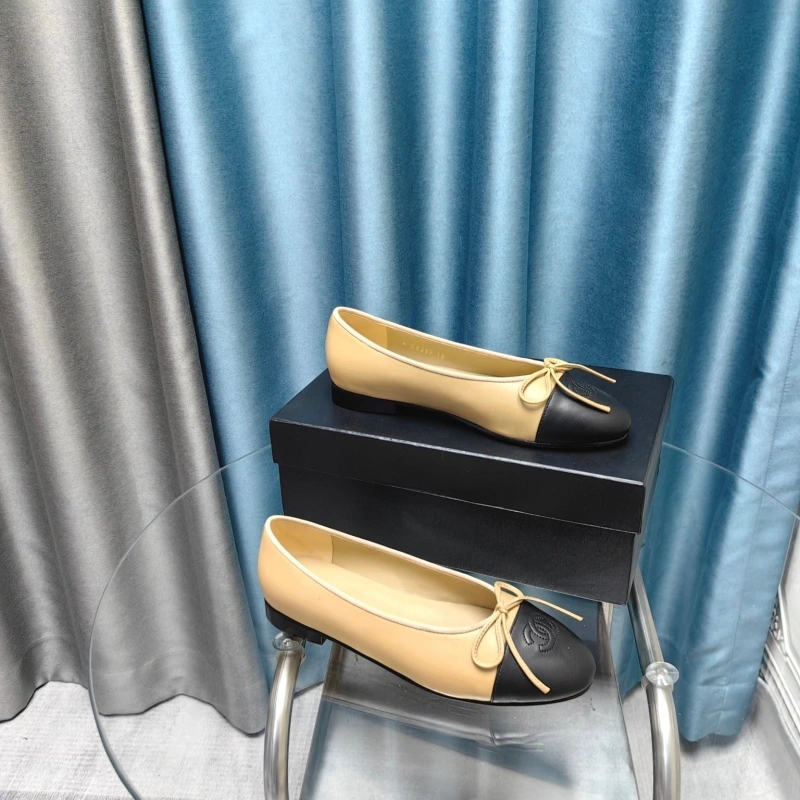 Compact Chxnxl Flat Shoes 129235