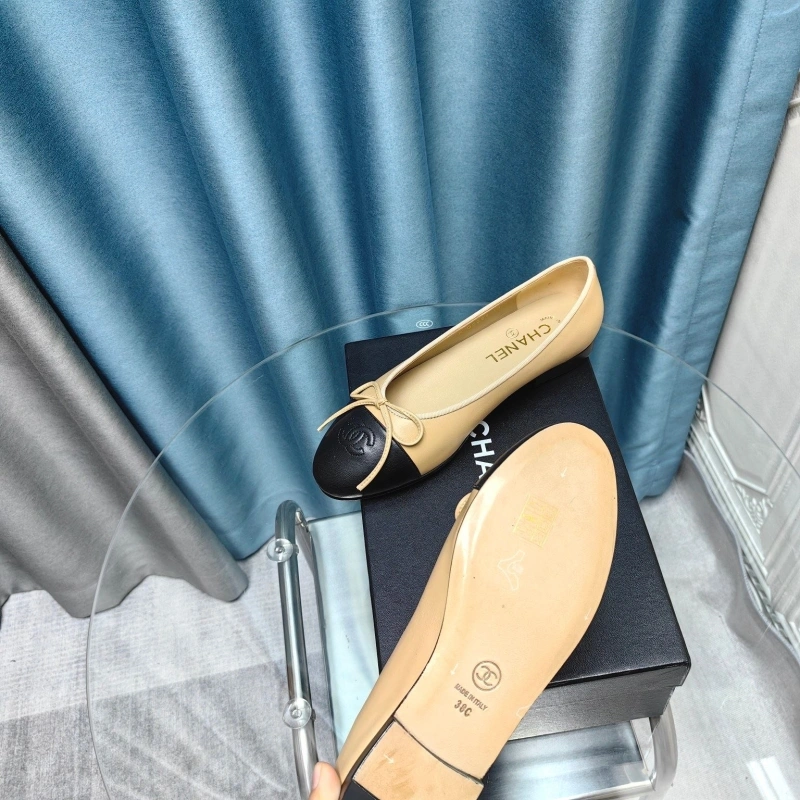 Compact Chxnxl Flat Shoes 129235