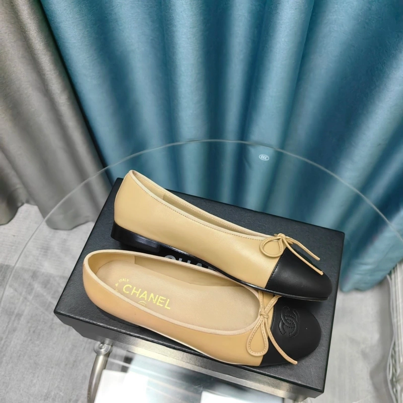 Compact Chxnxl Flat Shoes 129235