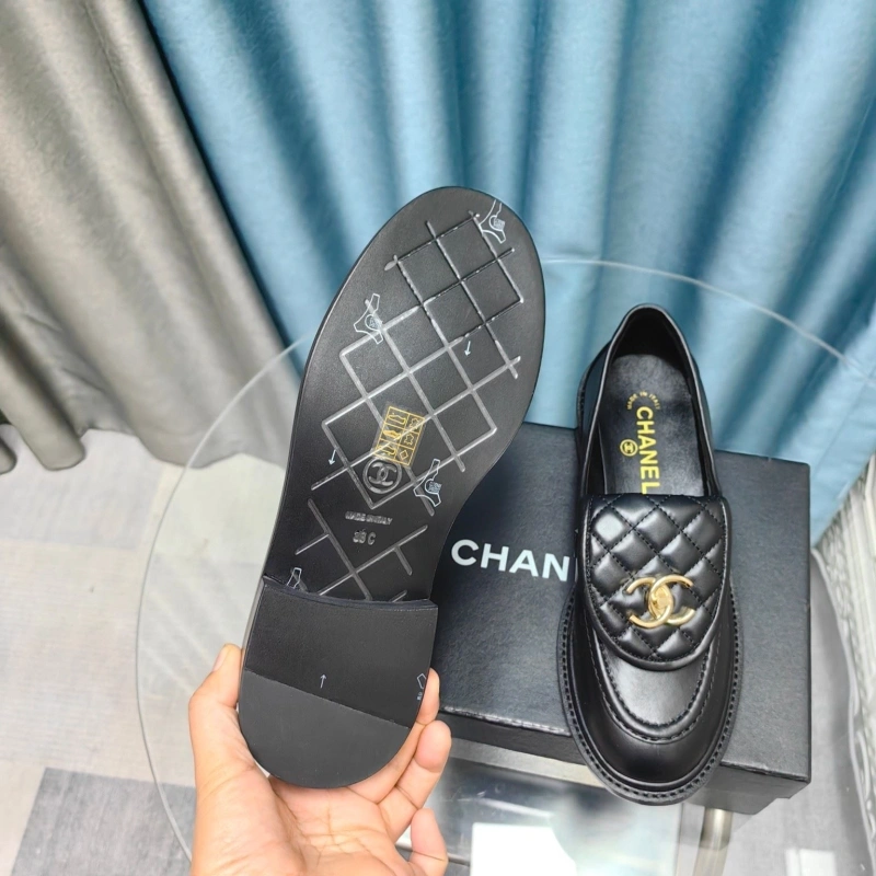 Vibrant Chxnxl Leather Shoes 128782