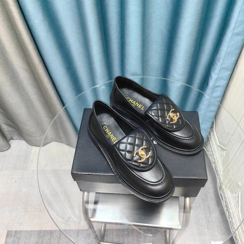 Vibrant Chxnxl Leather Shoes 128782