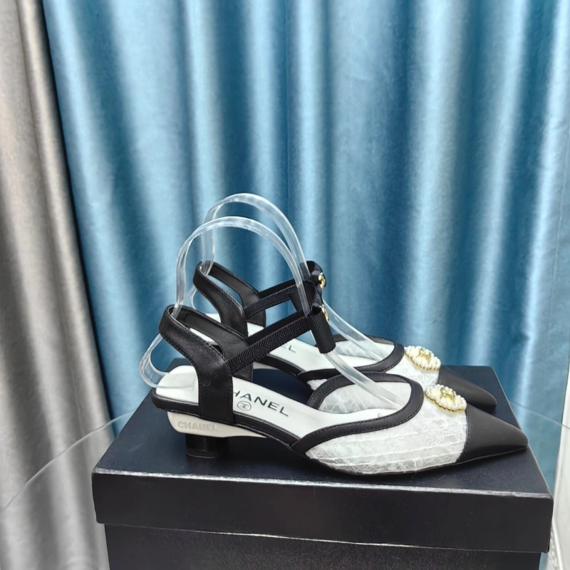 Classic Chxnxl Sandals 128671